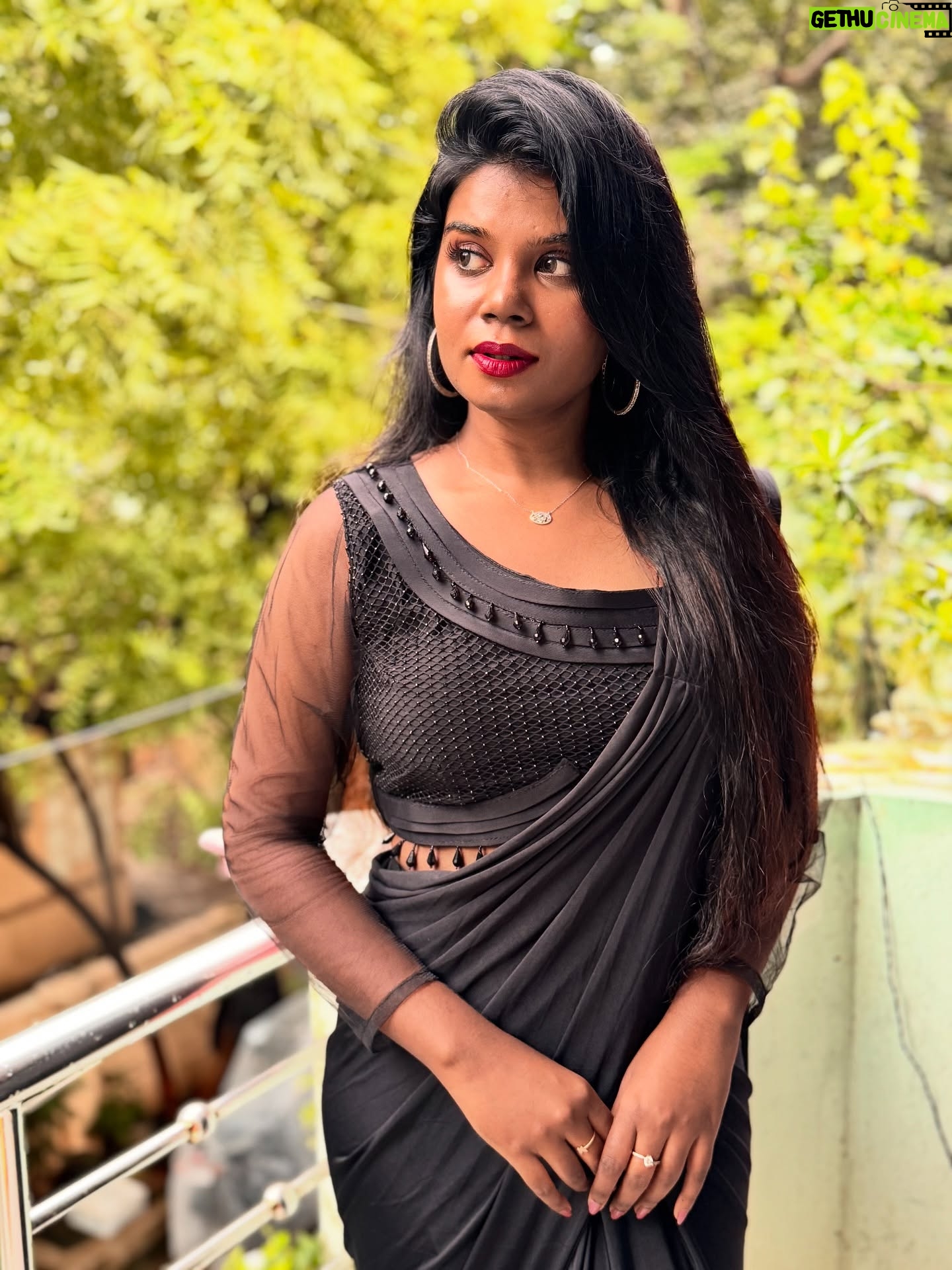 Aarthi Chandran - 6.7K Likes - Diwali in black- before the plot twist ✨ 
a goodbye to the colour that’s seen all my versions 🖤🌙
happy diwali, from my light to yours 🕯️🧨🎇🎆✨

#Diwali
#HappyDiwali
#Diwali2025
#FestivalOfLights
#DiwaliVibes
#DiwaliCelebration
#DiwaliMood
#DiwaliFeels
#DiwaliDecor
#DiwaliLook
#DiwaliReady
#LightsOfDiwali
#DesiVibes
#EthnicWear
#TraditionalLook
#IndianFestival
#DiwaliOutfit
#DiwaliSpecial
#PatakaLook
#FestiveSeason
#OOTD
#GlowUp
#LitDiwali
#DiwaliNight
#SparkleAndShine
#HomeDecor
#FamilyCelebration
#DiwaliCelebrations
#SweetDiwali
#mableaarthi