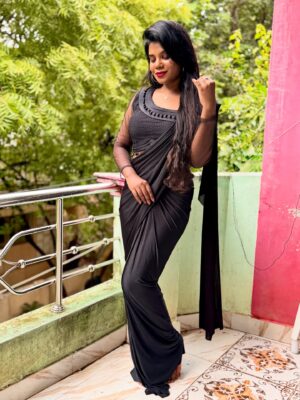 Aarthi Chandran Instagram - Diwali in black- before the plot twist ✨ 
a goodbye to the colour that’s seen all my versions 🖤🌙
happy diwali, from my light to yours 🕯️🧨🎇🎆✨

#Diwali
#HappyDiwali
#Diwali2025
#FestivalOfLights
#DiwaliVibes
#DiwaliCelebration
#DiwaliMood
#DiwaliFeels
#DiwaliDecor
#DiwaliLook
#DiwaliReady
#LightsOfDiwali
#DesiVibes
#EthnicWear
#TraditionalLook
#IndianFestival
#DiwaliOutfit
#DiwaliSpecial
#PatakaLook
#FestiveSeason
#OOTD
#GlowUp
#LitDiwali
#DiwaliNight
#SparkleAndShine
#HomeDecor
#FamilyCelebration
#DiwaliCelebrations
#SweetDiwali
#mableaarthi