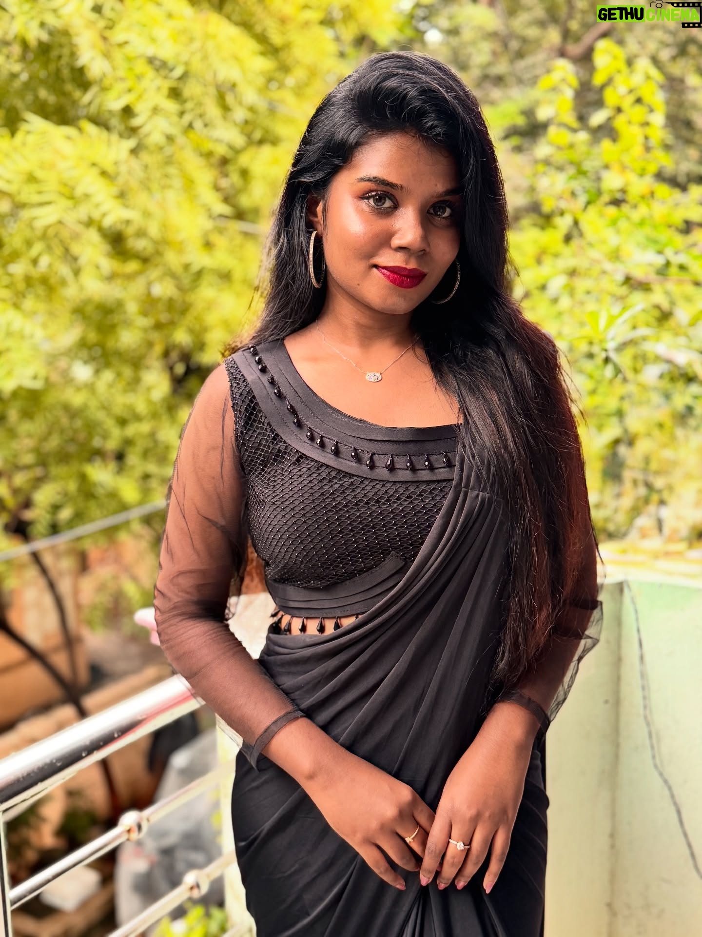 Aarthi Chandran - 6.7K Likes - Diwali in black- before the plot twist ✨ 
a goodbye to the colour that’s seen all my versions 🖤🌙
happy diwali, from my light to yours 🕯️🧨🎇🎆✨

#Diwali
#HappyDiwali
#Diwali2025
#FestivalOfLights
#DiwaliVibes
#DiwaliCelebration
#DiwaliMood
#DiwaliFeels
#DiwaliDecor
#DiwaliLook
#DiwaliReady
#LightsOfDiwali
#DesiVibes
#EthnicWear
#TraditionalLook
#IndianFestival
#DiwaliOutfit
#DiwaliSpecial
#PatakaLook
#FestiveSeason
#OOTD
#GlowUp
#LitDiwali
#DiwaliNight
#SparkleAndShine
#HomeDecor
#FamilyCelebration
#DiwaliCelebrations
#SweetDiwali
#mableaarthi