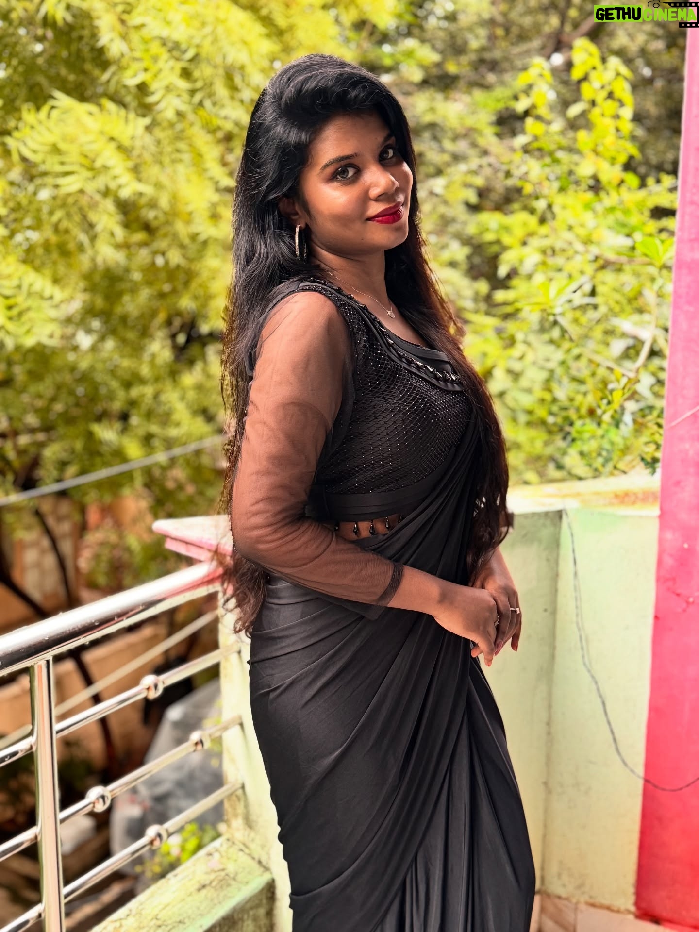 Aarthi Chandran - 6.7K Likes - Diwali in black- before the plot twist ✨ 
a goodbye to the colour that’s seen all my versions 🖤🌙
happy diwali, from my light to yours 🕯️🧨🎇🎆✨

#Diwali
#HappyDiwali
#Diwali2025
#FestivalOfLights
#DiwaliVibes
#DiwaliCelebration
#DiwaliMood
#DiwaliFeels
#DiwaliDecor
#DiwaliLook
#DiwaliReady
#LightsOfDiwali
#DesiVibes
#EthnicWear
#TraditionalLook
#IndianFestival
#DiwaliOutfit
#DiwaliSpecial
#PatakaLook
#FestiveSeason
#OOTD
#GlowUp
#LitDiwali
#DiwaliNight
#SparkleAndShine
#HomeDecor
#FamilyCelebration
#DiwaliCelebrations
#SweetDiwali
#mableaarthi