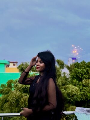 Aarthi Chandran Instagram - Diwali in black- before the plot twist ✨ 
a goodbye to the colour that’s seen all my versions 🖤🌙
happy diwali, from my light to yours 🕯️🧨🎇🎆✨

#Diwali
#HappyDiwali
#Diwali2025
#FestivalOfLights
#DiwaliVibes
#DiwaliCelebration
#DiwaliMood
#DiwaliFeels
#DiwaliDecor
#DiwaliLook
#DiwaliReady
#LightsOfDiwali
#DesiVibes
#EthnicWear
#TraditionalLook
#IndianFestival
#DiwaliOutfit
#DiwaliSpecial
#PatakaLook
#FestiveSeason
#OOTD
#GlowUp
#LitDiwali
#DiwaliNight
#SparkleAndShine
#HomeDecor
#FamilyCelebration
#DiwaliCelebrations
#SweetDiwali
#mableaarthi