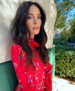 Abigail Spencer Instagram - Friday feels. 🍂 

📷 @claytonhawkins