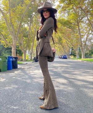 Abigail Spencer Instagram - Friday feels. 🍂 

📷 @claytonhawkins