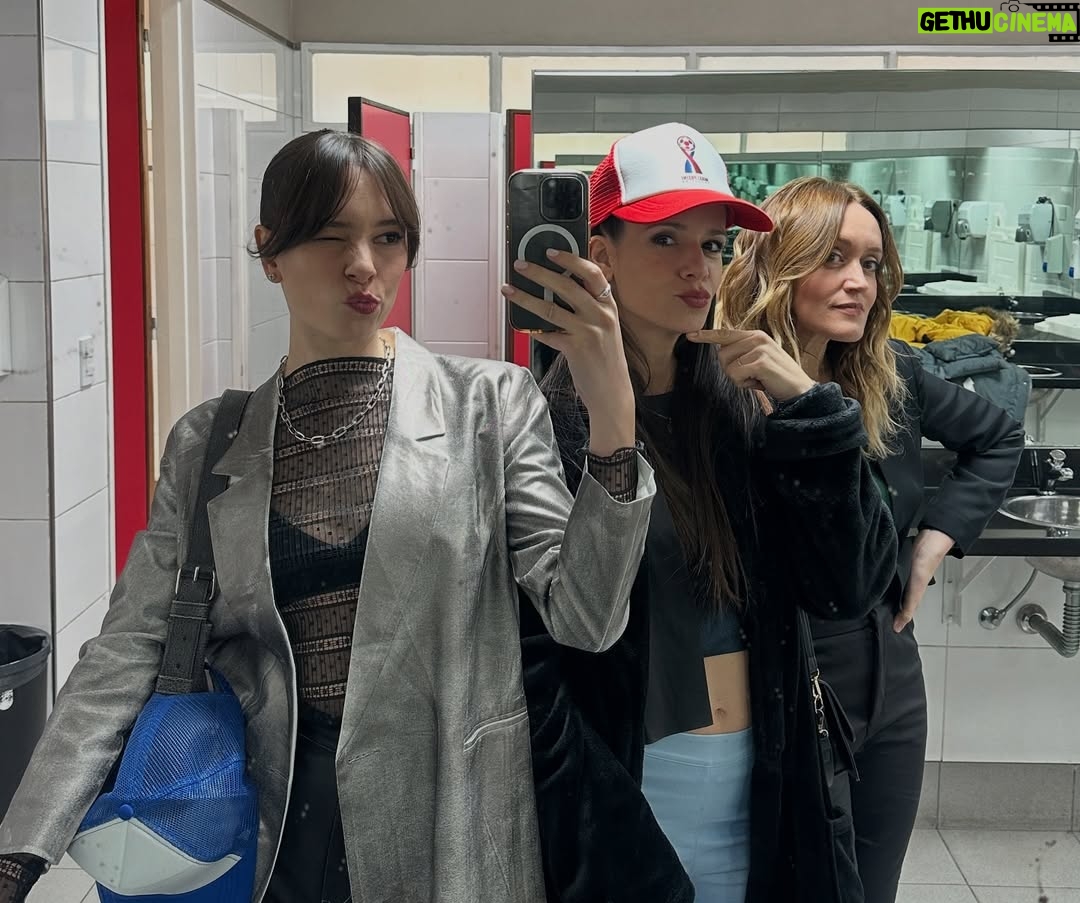Agustina Suásquita - 55.9K Likes - Ayer se estrenó la segunda temporada de Envidiosa en @chenetflix Y YA HAY PERSONAS QUE LA TERMINARON 😂 Gracias por los mensajitos, la felicidad de sumarme a este proyecto es inexplicable ♥️🎬
