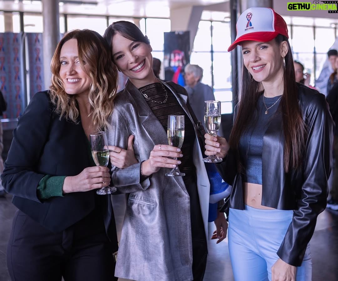 Agustina Suásquita - 55.9K Likes - Ayer se estrenó la segunda temporada de Envidiosa en @chenetflix Y YA HAY PERSONAS QUE LA TERMINARON 😂 Gracias por los mensajitos, la felicidad de sumarme a este proyecto es inexplicable ♥️🎬