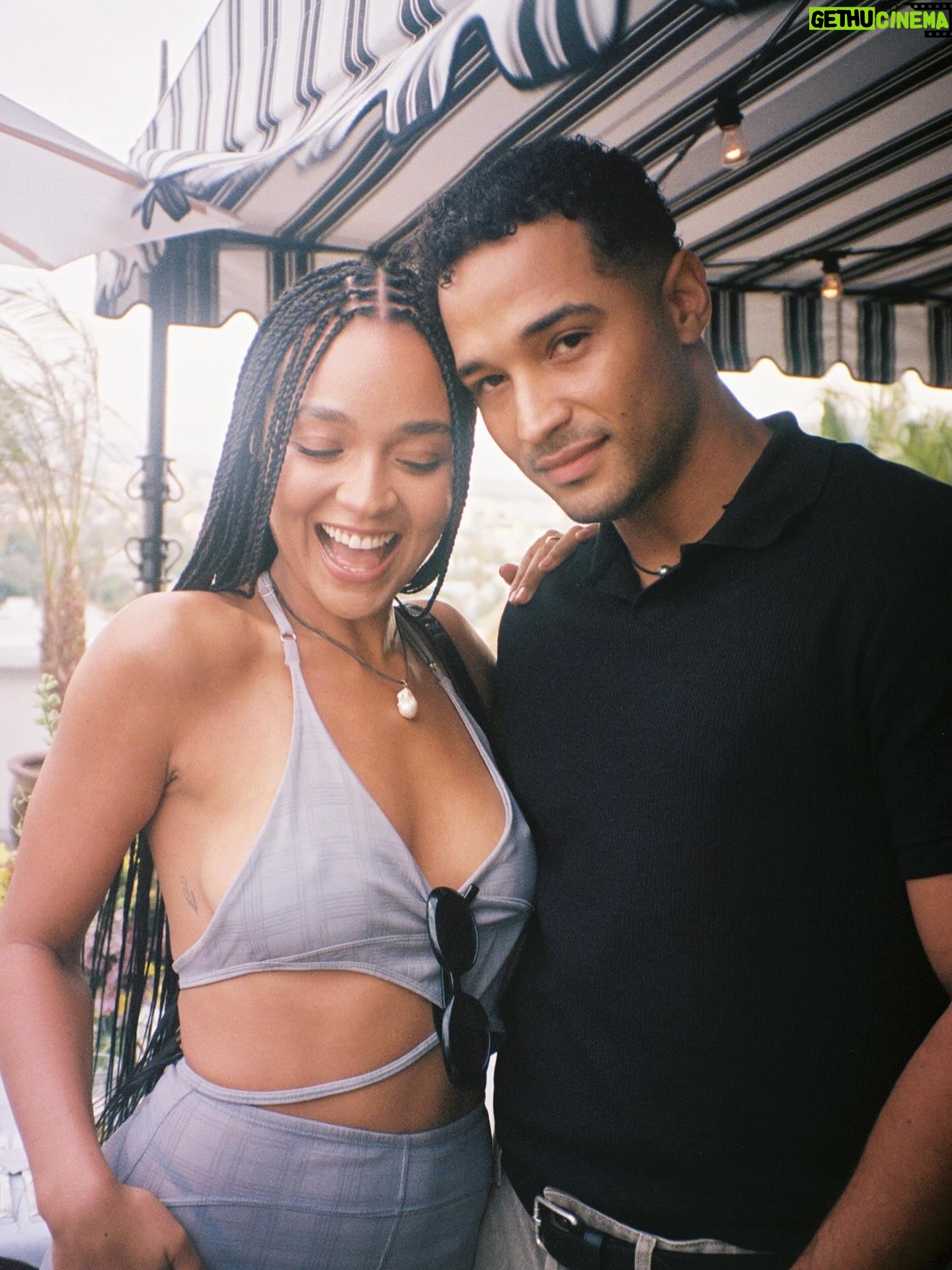 Aisha Dee - 33.5K Likes - that’s my man imma stick beside him