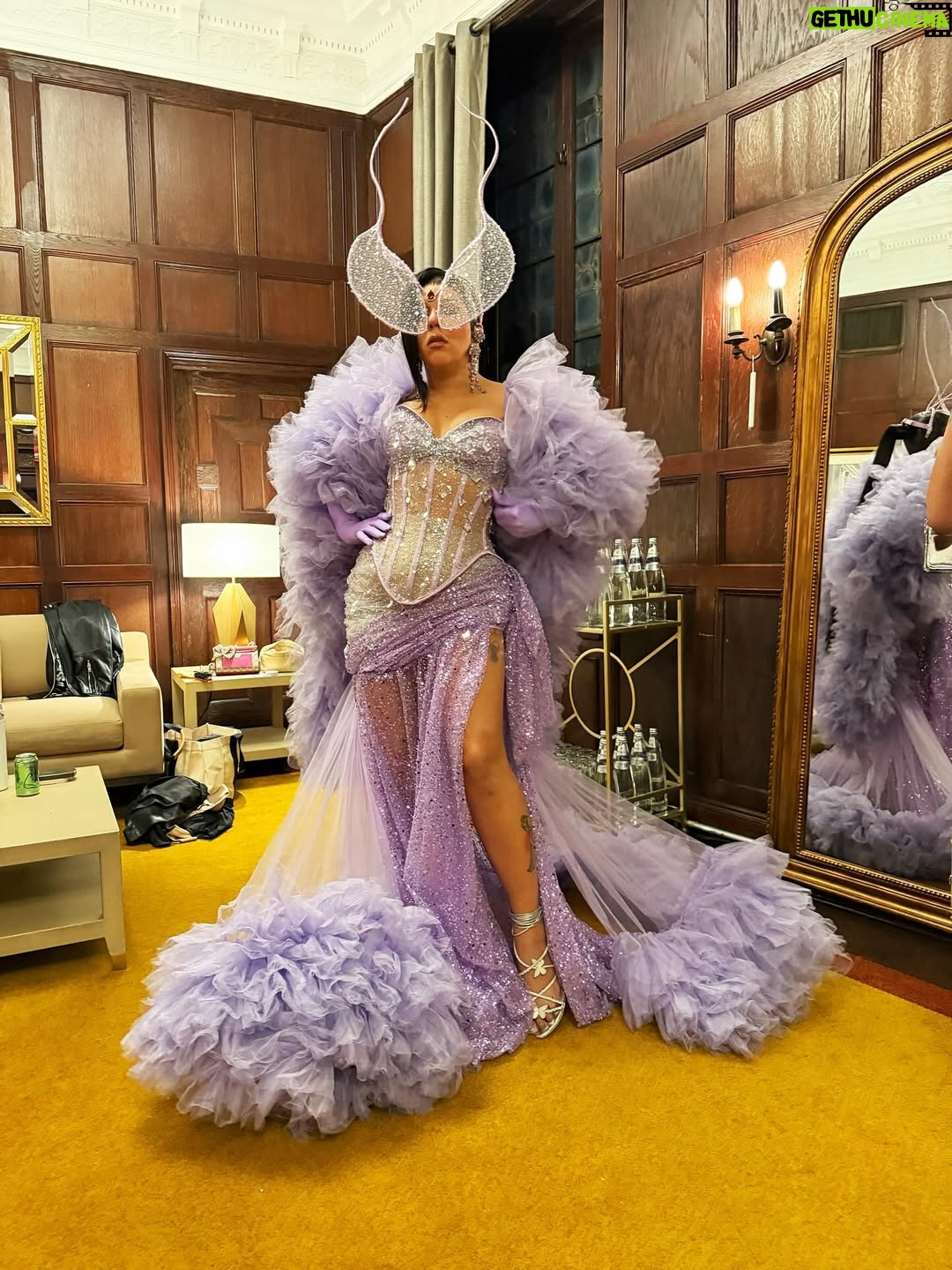 Aja - 41.1K Likes - Name a better mother   son DUO 🤭💖 @shortdarius 

Giving you Espeon Inspired for the GLAAD 40th year anniversary celebration ✨

👗 @daniel_mindiola 
💎 @reikolyn 
💇🏽‍♀️ @omgeewigs 

✨ more stuff to come! ✨🙈