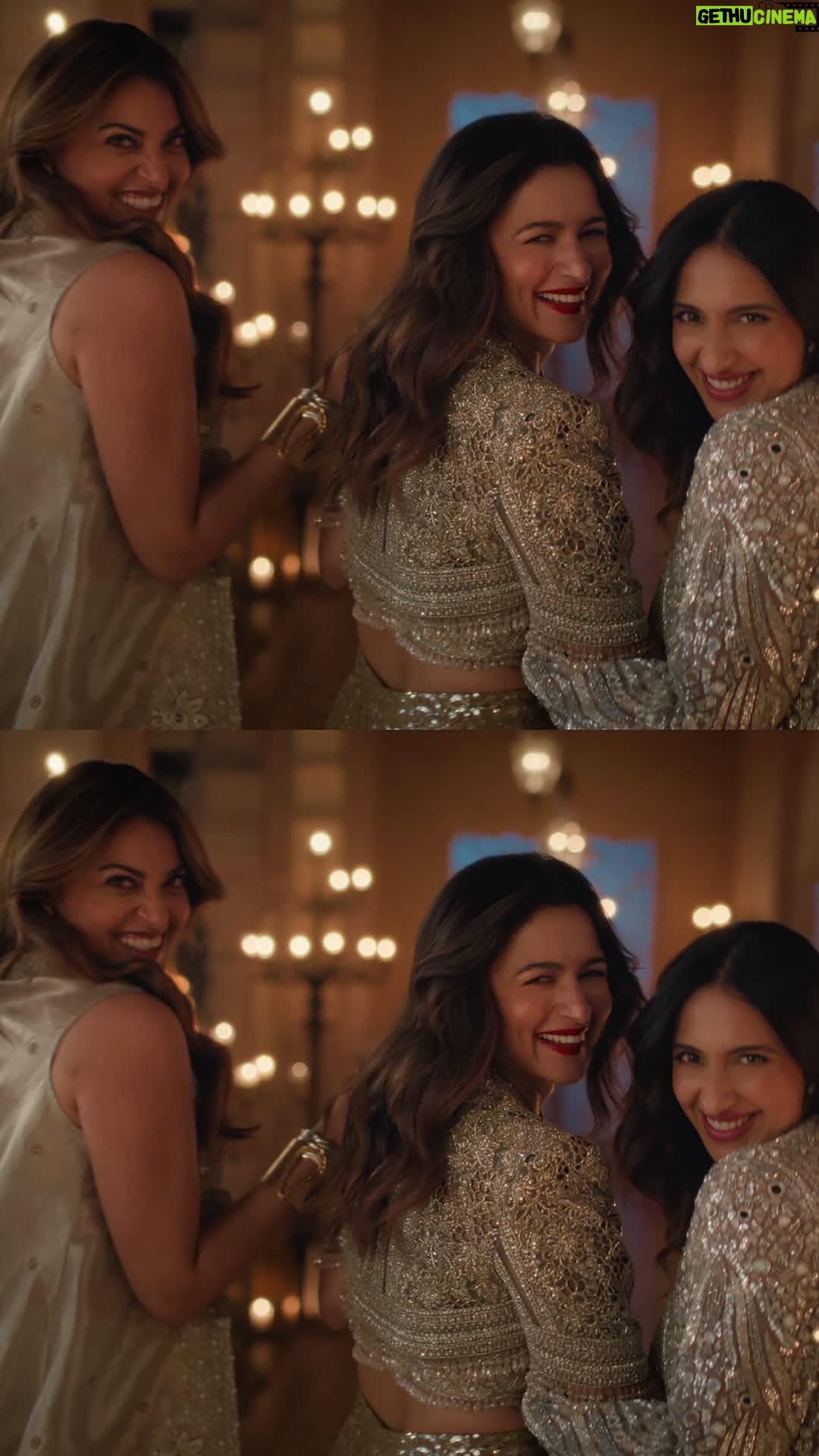 Akansha Ranjan Kapoor - 76K Likes - This Diwali, we celebrate the light that lives within every woman. ✨

@aliaabhatt, @akansharanjankapoor and @anushkaranjan who grew up together, reflect the spirit of Diwali. It’s not just a celebration of lights around us, but of the light that shines from within. Because Diwali shines where you shine. 💫

#HumSabMeinHaiDiwali #LOrealParisIndia #WorthIt #LOrealParismakeup