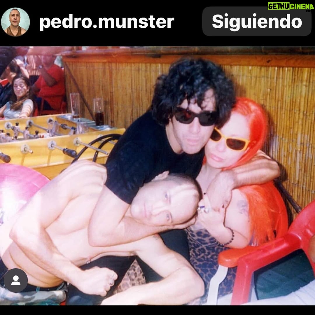 Alaska - 26.5K Likes - Una parte de mí, la vida entera. Despedirte y recordarte siempre. Familia y amigo. En lo bueno y en lo malo siempre el primero… ¡qué tristeza tan grande! Un agujero imposible de reparar. Dejas tanto amor… adiós AMIGO @pedro.munster. Te quiero infinito.
