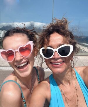 Alejandra Fosalba Instagram - ⭐️Felices 21 años a mi belleza chica que amo con todo el corazón ❤️❤️❤️❤️❤️❤️ @anyajaederlund