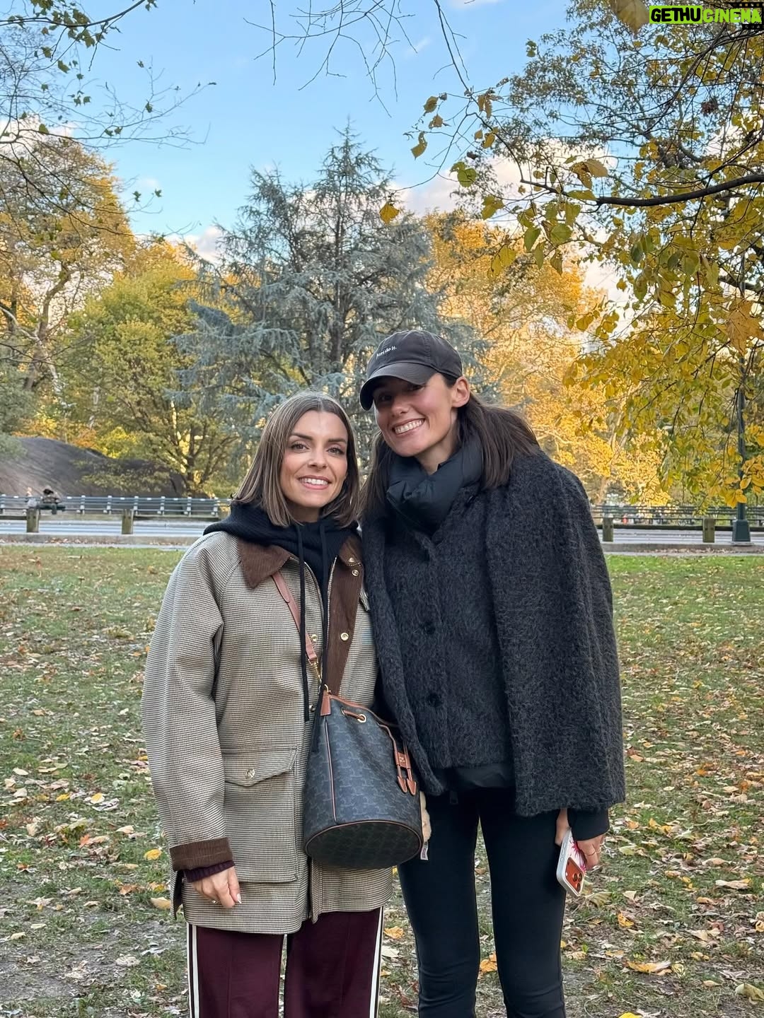 Alexia Mori - 56.9K Likes - Rencontre au sommet à Manhattan rien que ça !!! Dites nous le qu’on est vos préférées 😜😍