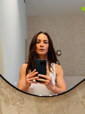 Alice Braga Instagram - Dump pra avisar que tô voltando (a tentar) postar.
