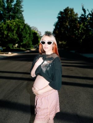 Alison Wonderland Instagram - SURPRISE! 🤰Baby Wonderland #2 on the way. Not only are you getting a new album, you’re getting a new sibling. Being able to create in so many ways is my ultimate happiness 🙏 🐣 

📸 @simplyyyg