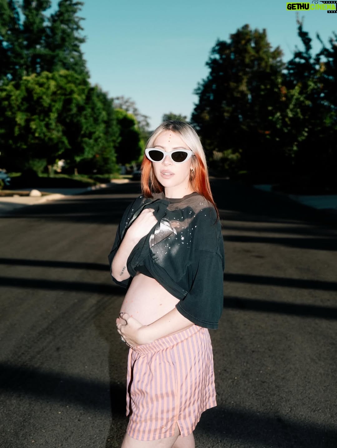 Alison Wonderland - 83.1K Likes - SURPRISE! 🤰Baby Wonderland #2 on the way. Not only are you getting a new album, you’re getting a new sibling. Being able to create in so many ways is my ultimate happiness 🙏 🐣 

📸 @simplyyyg