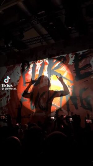 Alissa White-Gluz Instagram - This is the moment you know the party is starting🤘🤭🤘

Footage from our show last week in #Berlin by @germetal_ 

Lyon - you're up!