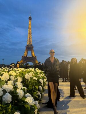 Amber Valletta Instagram - bisou bisou @ysl 🖤