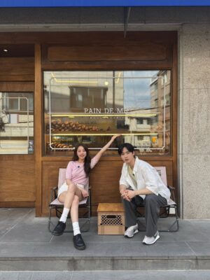 An So-hee Instagram - 솧튜브와 함께 해줘서 고마워요 동윤배우💕처음 만난 동갑 동윤친구! 반갑고 즐거웠어 장동윤이🩵SBS 드라마 사마귀:살인자의 외출 화이팅🙌🏻 #장동윤 #사마귀 #사마귀살인자의외출
