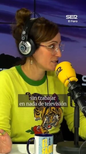 Ana Morgade Instagram - 🎭 La clave de @ana_morgade_oficial para mantenerse activa en una profesión marcada por temporadas de parón ha sido ser fiel a quienes siempre han confiado en ella. Y ha sido en el teatro donde ha encontrado ese refugio.
"Lo que he hecho siempre, y creo que ha sido un acto de inteligencia es que nunca he dejado de trabajar con la gente la que llevo trabajando toda la vida".
📆 A partir del 15 de noviembre, Ana Morgade estará de gira con 'Mentes peligrosas', la reunión de antiguos alumnos que protagoniza con los mejores cómicos del país como Leo Harlem, Eva Hache o Luis Piedrahita.
#AnaMorgade #MentesPeligrosas #Buenafuente #elfaro #gatopardo #maratorres #cadenaser