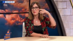Ana Morgade Instagram - 🍌 Ay, si a Ayuso le gustaran tanto los Derechos Humanos como la fruta…
☝️ Por si acaso, Ana Morgade ha venido hoy a recordarle unas cositas