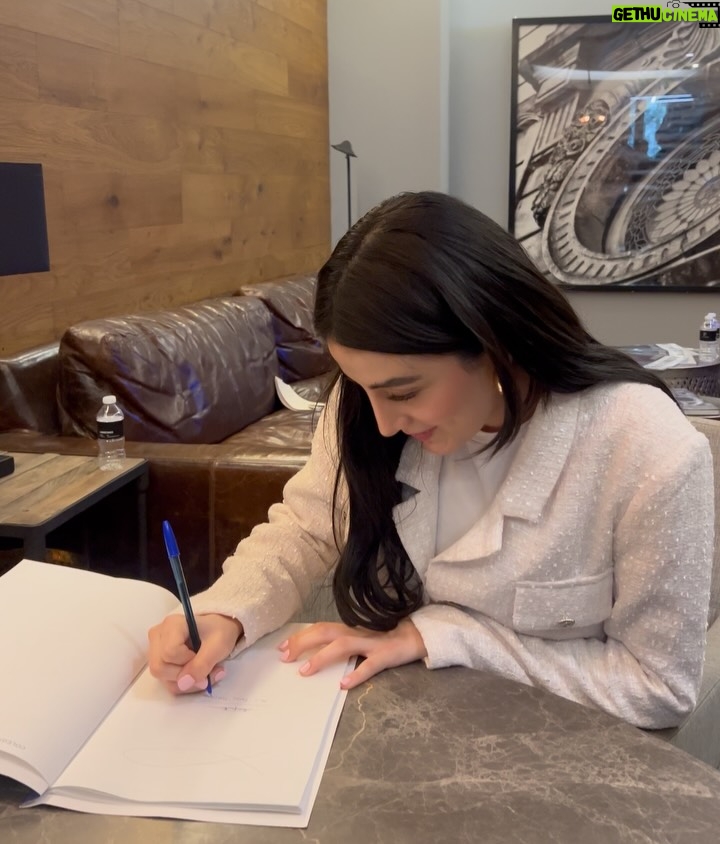 Ana Pau Castell - 23.6K Likes - home owner 🏡✨!! nunca imaginé que iba a escribir estas palabras tan pronto pero…tengo mi primer depa !! 

Esto ha sido trabajo, dudas, paciencia, fe, y muchos saltos al vacío.
Hoy se siente como un mini milagro.

A quien esté soñando con algo grande: sí se puede.
Poquito a poco, paso a paso !!!