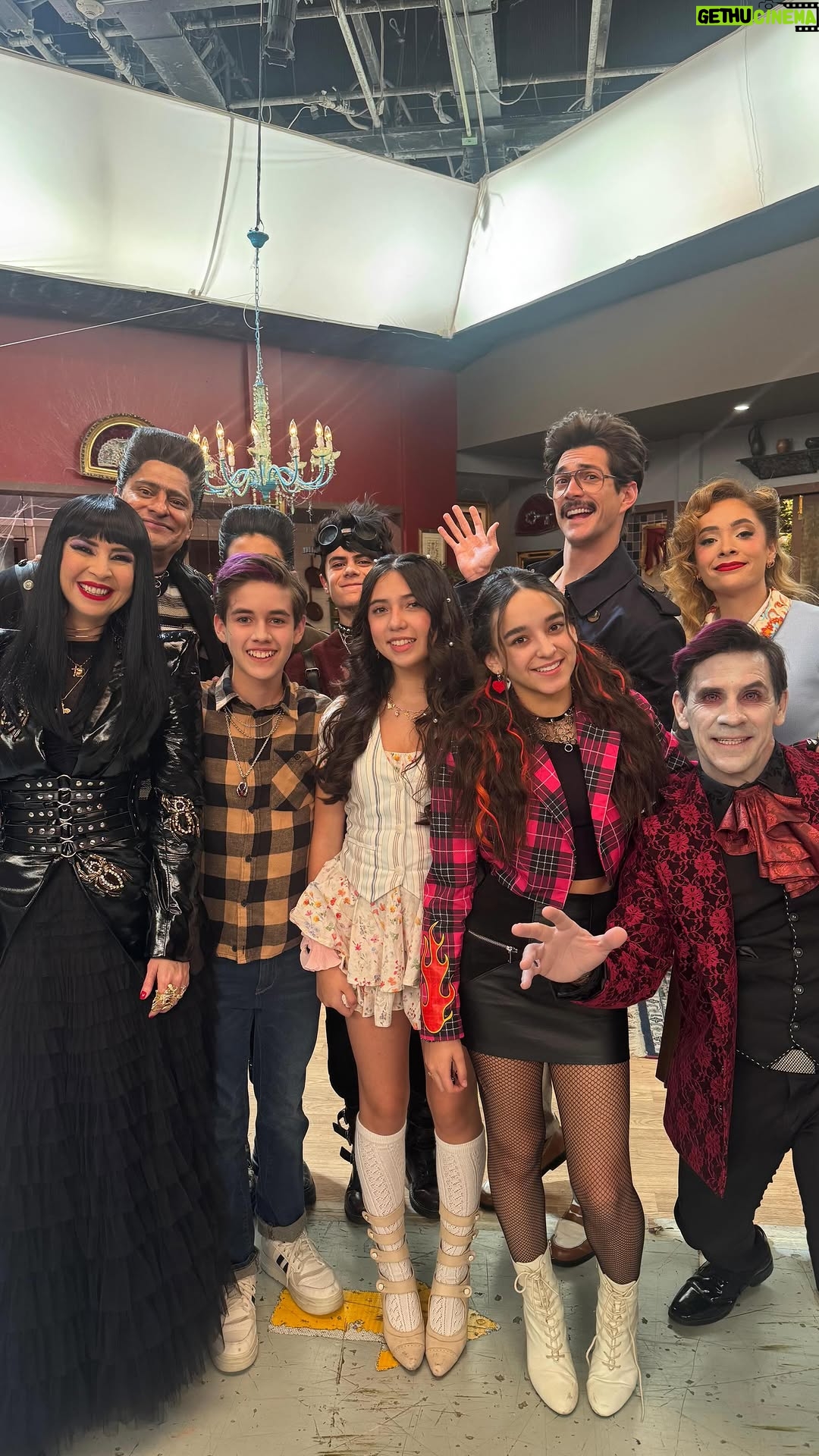 Andrea Torre - 7.8K Likes - Ya casi llega el final de temporada de Tomy Zombie 💚🧟‍♀️
No se pierdan los últimos capítulos, llenos de sorpresas, emociones y mucha magia ✨

¡Acompáñennos hasta el final! 🙌
📺 Hoy 5:30 pm por @micanalcinco

#ATH🍄 #andreatorre #TomyZombie #Esmeralda #FinalDeTemporada #MiCanal5 #SerieMexicana#TVSeries #Serie
