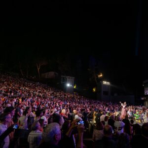 Angélique Kidjo Instagram - 💃🏿🎻 ♥️About last night! ♥️🎻💃🏿
#sarabandeafricaine at the @hollywoodbowl  with @yoyoma 
📸 by Elizabeth Asher, provided courtesy of the LA Phil. // @elizabethasherphoto 
@david_donatien @thierryvatonofficiel @magatte_fall_official @sinkane @maryjanemarcasiano @kimeradesign