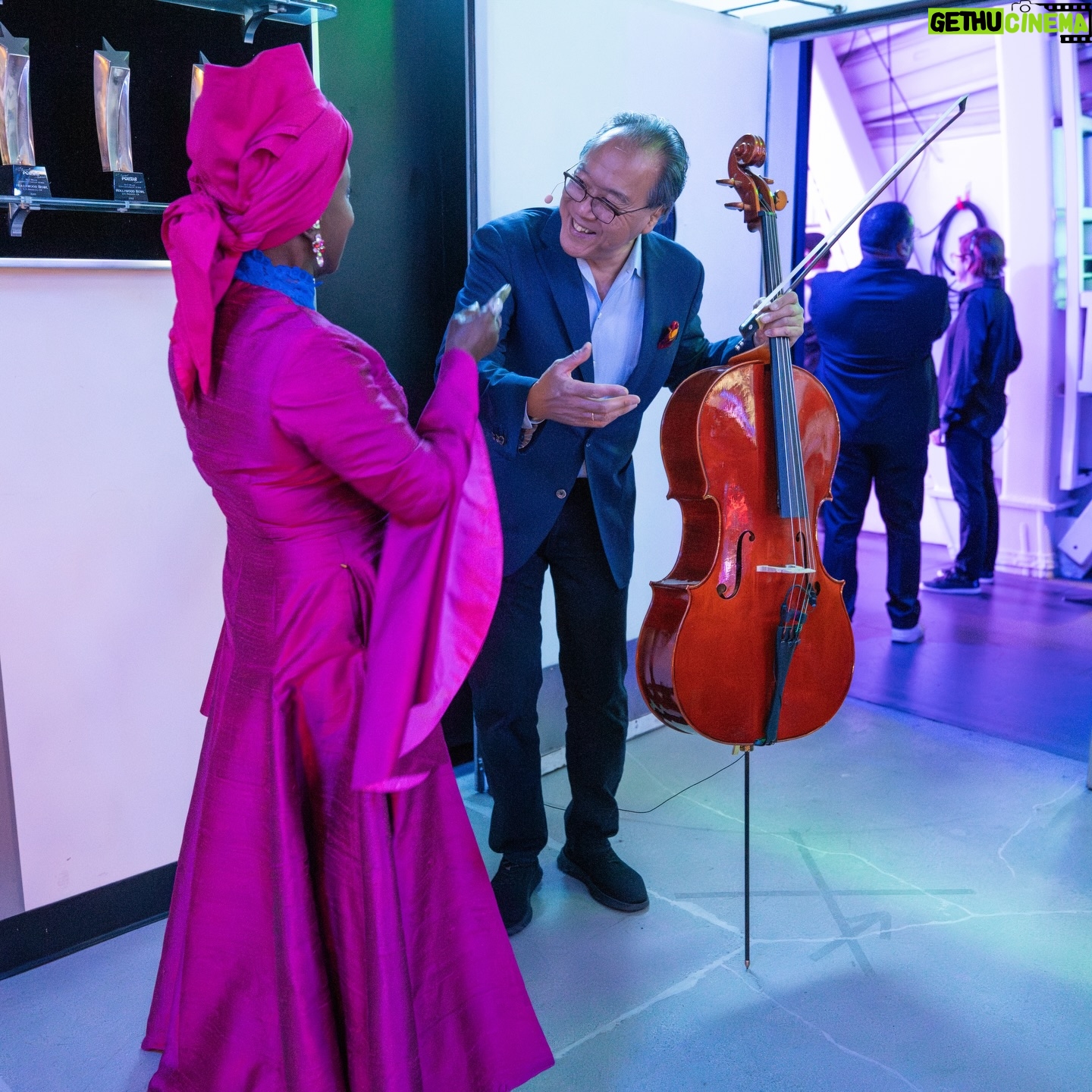 Angélique Kidjo - 5.5K Likes - 💃🏿🎻 ♥️About last night! ♥️🎻💃🏿
#sarabandeafricaine at the @hollywoodbowl  with @yoyoma 
📸 by Elizabeth Asher, provided courtesy of the LA Phil. // @elizabethasherphoto 
@david_donatien @thierryvatonofficiel @magatte_fall_official @sinkane @maryjanemarcasiano @kimeradesign