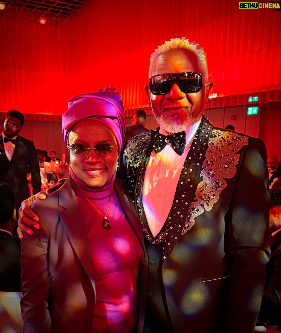Angélique Kidjo - 5.7K Likes - 🏆🥰A night to remember: receiving The BEST OF AFRICA Lifetime Achievement Award from @boa_awards yesterday !!!!🥰🏆
Hosted by the crazy @comeddiekadi with fellow nominee maestro @ozwald_boateng and my friends @awilolongomba and David Ferguson. Thanks to everyone at Best Of Africa!