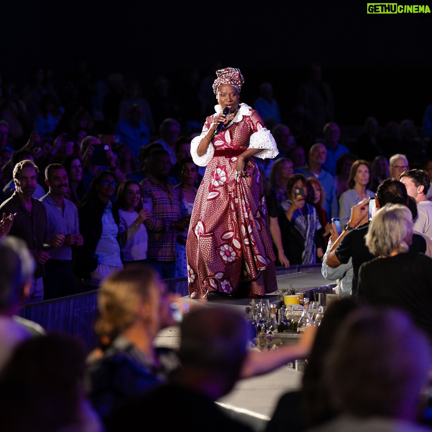 Angélique Kidjo - 5.5K Likes - 💃🏿🎻 ♥️About last night! ♥️🎻💃🏿
#sarabandeafricaine at the @hollywoodbowl  with @yoyoma 
📸 by Elizabeth Asher, provided courtesy of the LA Phil. // @elizabethasherphoto 
@david_donatien @thierryvatonofficiel @magatte_fall_official @sinkane @maryjanemarcasiano @kimeradesign