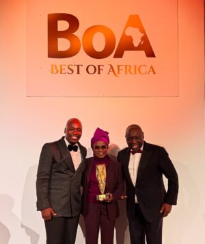 Angélique Kidjo Instagram - 🏆🥰A night to remember: receiving The BEST OF AFRICA Lifetime Achievement Award from @boa_awards yesterday !!!!🥰🏆
Hosted by the crazy @comeddiekadi with fellow nominee maestro @ozwald_boateng and my friends @awilolongomba and David Ferguson. Thanks to everyone at Best Of Africa!