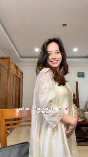 Anggika Bölsterli Instagram - #grwm pengajian #4bulanan 🤍