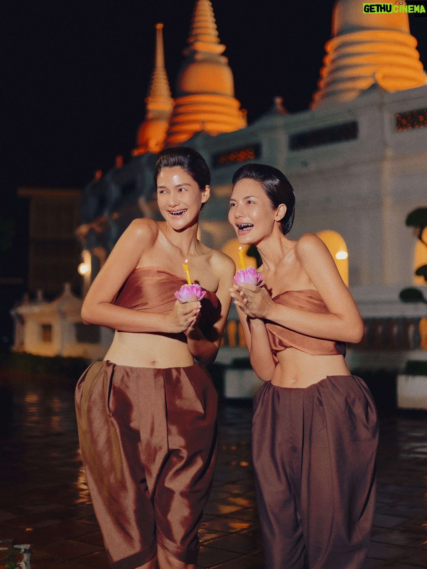 Aniporn Chalermburanawong - 33.7K Likes - สุขสันต์วันลอยกระทงเจ้าค่ะ🪷✨