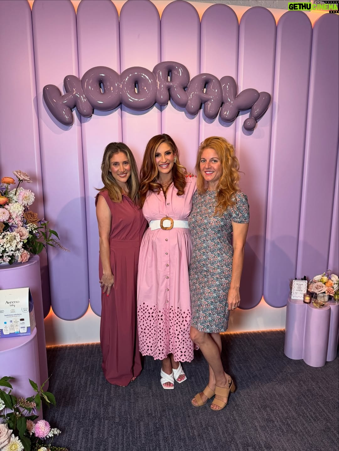 Anneliese Van Der Pol - 12.6K Likes - Lights, camera, baby! @anneliesevanderpol and @johnnowilson have played plenty of major parts, but nothing tops their newest role: parents! We loved showering them with love (and @aveenobaby goodies) at the Babylist Showroom, surrounded by friends, family, and all the best vibes 👶🛁💜