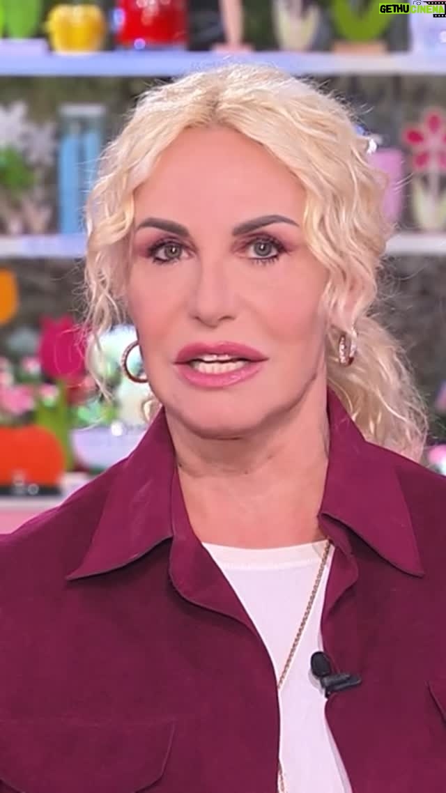 Antonella Clerici - 49.3K Likes - Antonella Clerici e tutta la famiglia di #ÈSempreMezzogiorno si stringono con affetto ad Andrea Delogu e alla sua famiglia.