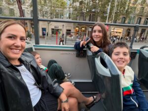 Arbana Osmani Instagram - Fun weekend with these 3 in Barcelona ❤️