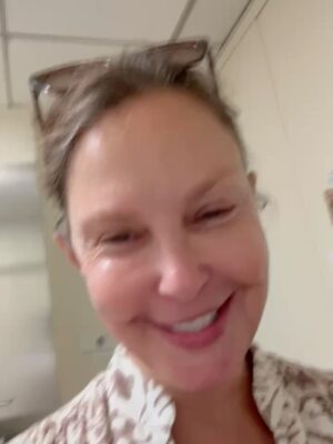 Ashley Judd Instagram - I’m honored, and wow, it is so much fun!!!!
to return to my (second, University of Kentucky having been first) academic home, Harvard Kennedy School.
I am a Senior Fellow with the Women and Public Policy Program! Wahoo, lookout!
In 2009, I thought I would do my Master’s somewhere else, when a professor who knew my international work well asked, “Why aren’t you going to Harvard?”
Totally shocked, I replied, “Why am I not putting a rocket ship up my rear end and going to the moon?” I didn’t recognize myself as “Harvard material.”
I soon reviewed the Harvard Kennedy School of Government Women & Public Policy Program website.I actually wept.
“These are my people.”
I began to feel confident that the expertise of my lived experience births a perspective and wisdom, combined with academic learning and being with folks from all over the planet, that means I have something unique and valuable to offer.
So.
It’s okay to be smart.
It’s okay to care.
It’s okay to be human.
It’s okay not to know,
and
to ask someone how to do things,
free from feeling shame or guilt.
(Like how to use my new email
or the shared folder with class readings! 🤔🤷🏻♀️)
I will guest lecture in a few classes around campus, attend so many neat things (such as with Hon Mr Justice Chile Eboe-Osuji, pictured here, President of the International Criminal Court), goof off, and ask really hard questions it seems many won’t dare to ask!
Thanks for coming along!
Love,
Ashley
@harvardkennedyschool