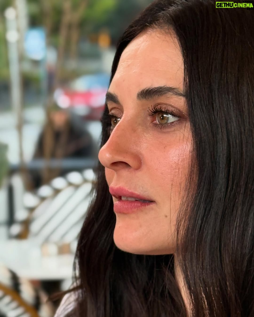 Aslihan Gurbuz - 117.4K Likes - Poz vermenin ve filtre seçmenin zor olduğu bir pazar. 
(İlk ve son pozsuz-filtresizdir)

📸 @inancolog