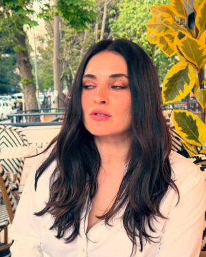 Aslihan Gurbuz Instagram - Poz vermenin ve filtre seçmenin zor olduğu bir pazar. 
(İlk ve son pozsuz-filtresizdir)

📸 @inancolog