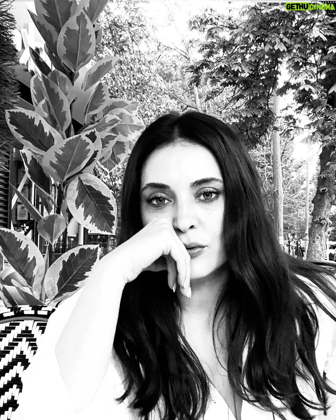 Aslihan Gurbuz - 117.4K Likes - Poz vermenin ve filtre seçmenin zor olduğu bir pazar. 
(İlk ve son pozsuz-filtresizdir)

📸 @inancolog