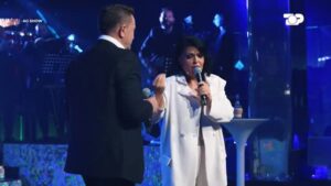 Aurela Gaçe Instagram - “AG SHOW” me momentet më të mira të sezonit të dytë/ Ylli Baka dhe Aurela Gaçe emocionojnë publikun!
Episodin e plotë të “AG SHOW” e gjeni në kanalin zyrtar të Top Channel në Youtube
#AGSHOW #Aurelagace #topchannel