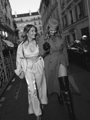 Aurélie Van Daelen Instagram - Paris with @etam ❤️ 
-20% avec AURELIEXETAM (à l’achat de deux articles)