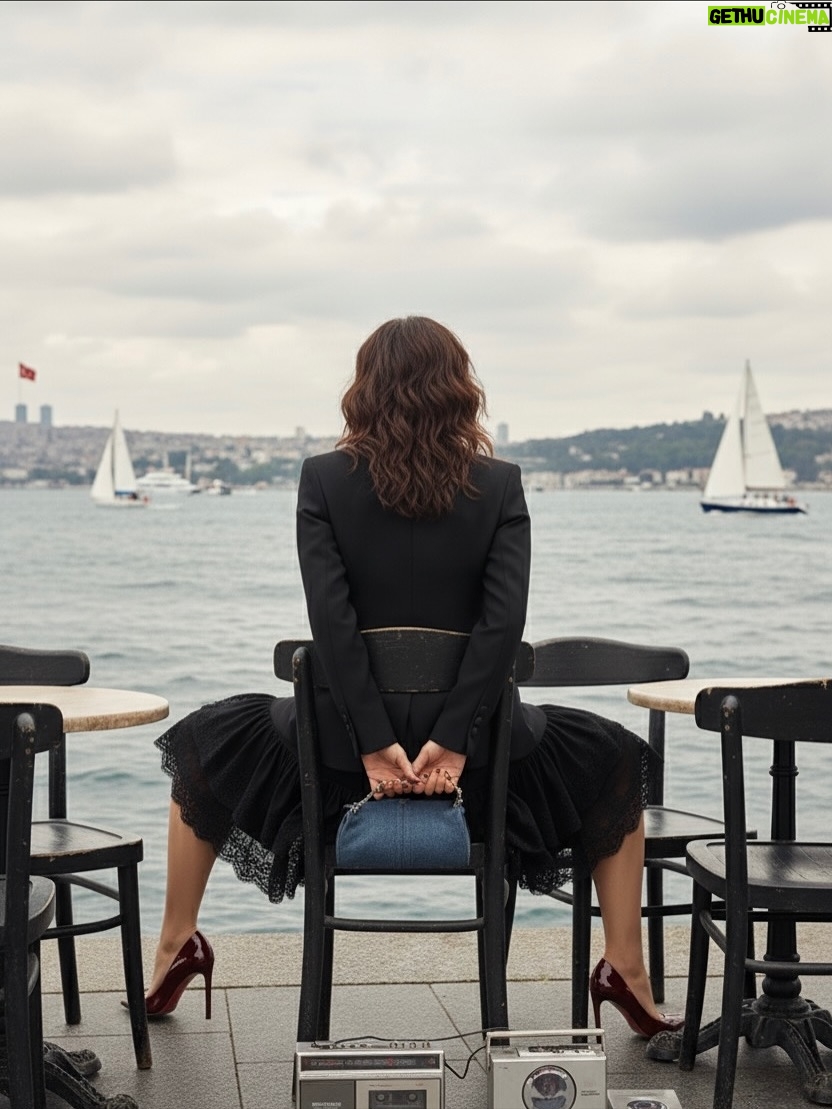 Ayşegül Aldinç - 7.8K Likes - Hayatın her saniyesinde huzurlu hissetirecek bir an. ve bir müzik.. @aysegulaldinc 

#aysegulaldinc