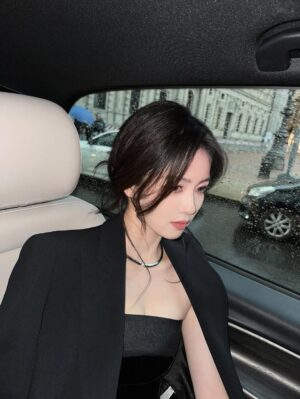 Bai Lu Instagram - 🖤#emporioarmani #emporioarmaniss26