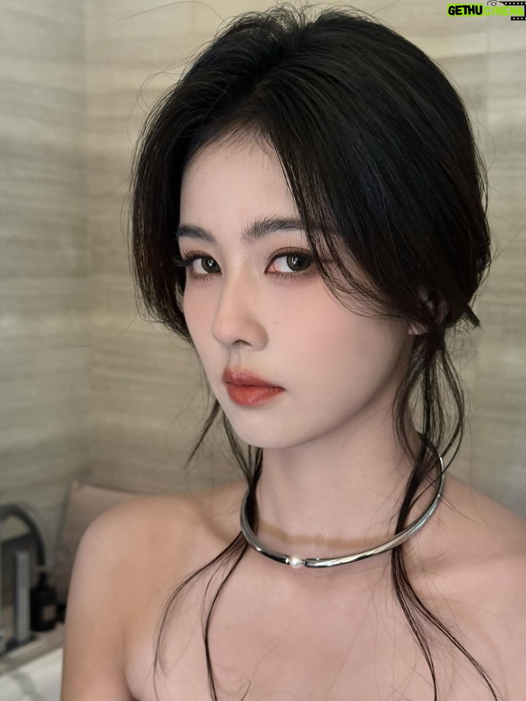 Bai Lu - 371.1K Likes - 🖤#emporioarmani #emporioarmaniss26