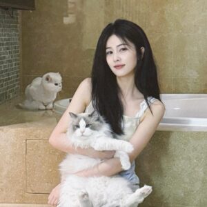 Bai Lu Instagram - 🐱