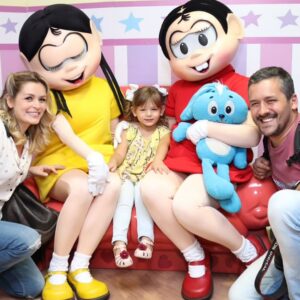 Bianca Castanho Instagram - Feliz Dia das Crianças!!! 🎈🍭✨
Em especial para a minha, que já virou teenager, mas vai ser pra sempre a minha menininha 🥹🫶🏻🥰
Obrigada por deixar a minha vida mais colorida, leve, iluminada e feliz!!! 😍💗🌸 #diadascrianças