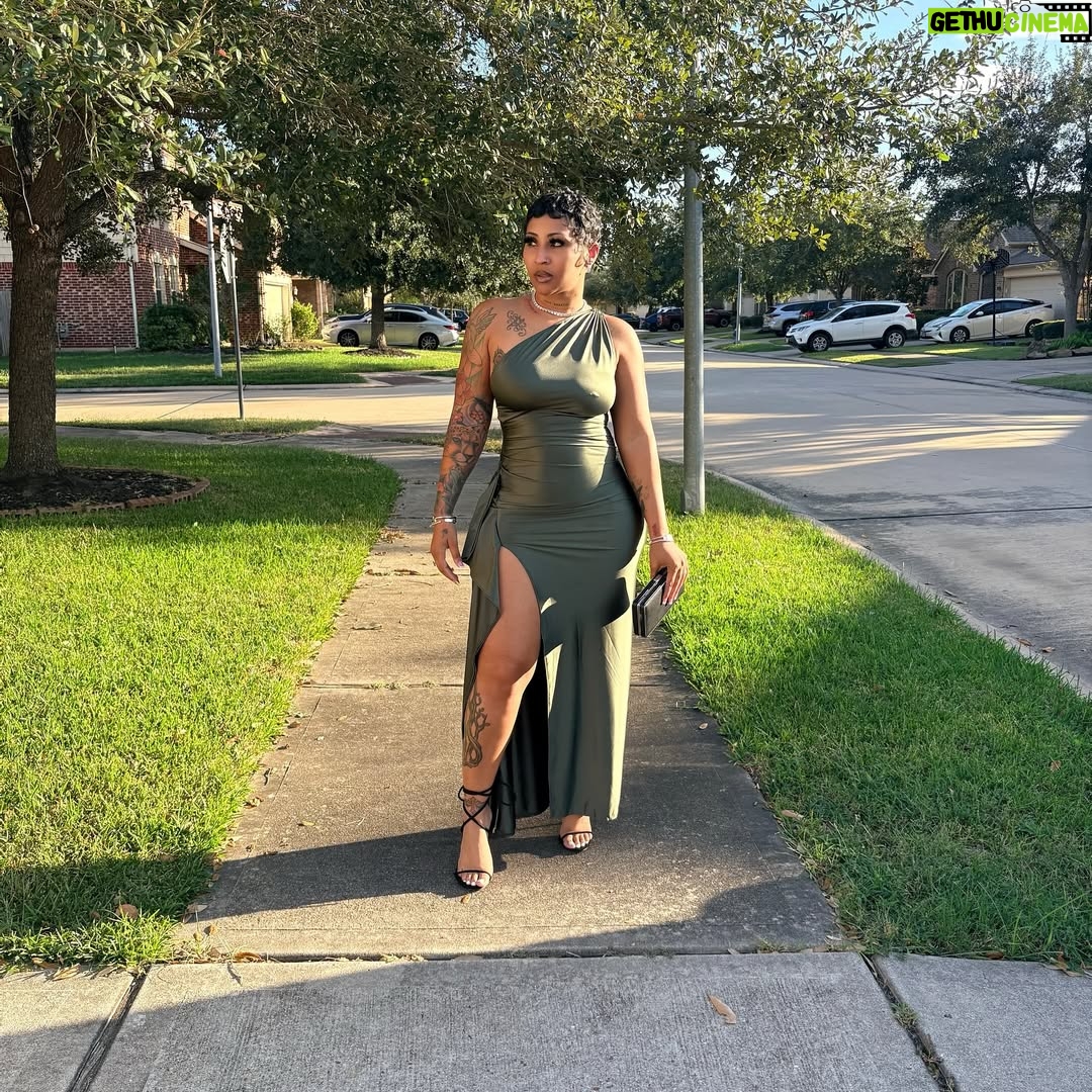 Brittney Bee Starr Williams - 10K Likes - Just want to say thank you for all the love the comments , my friends, my family ☺️☺️ I’m still in shock ❤️❤️💍💍 #engaged  shop @eleven22_online