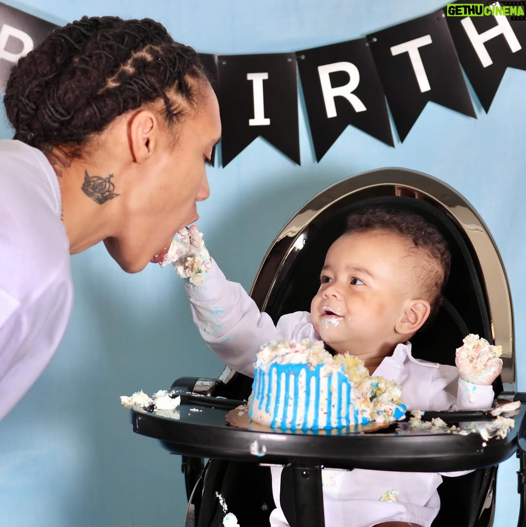 Brittney Griner - 65.1K Likes - 1️⃣ whole year of Bash 🦕🥏🐳👔 … I love you son 👑… Know i’m 10 toes down behind you, always! The world is yours my young King 🤴🏽