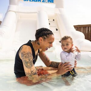 Brittney Griner Instagram - 1️⃣ whole year of Bash 🦕🥏🐳👔 … I love you son 👑… Know i’m 10 toes down behind you, always! The world is yours my young King 🤴🏽