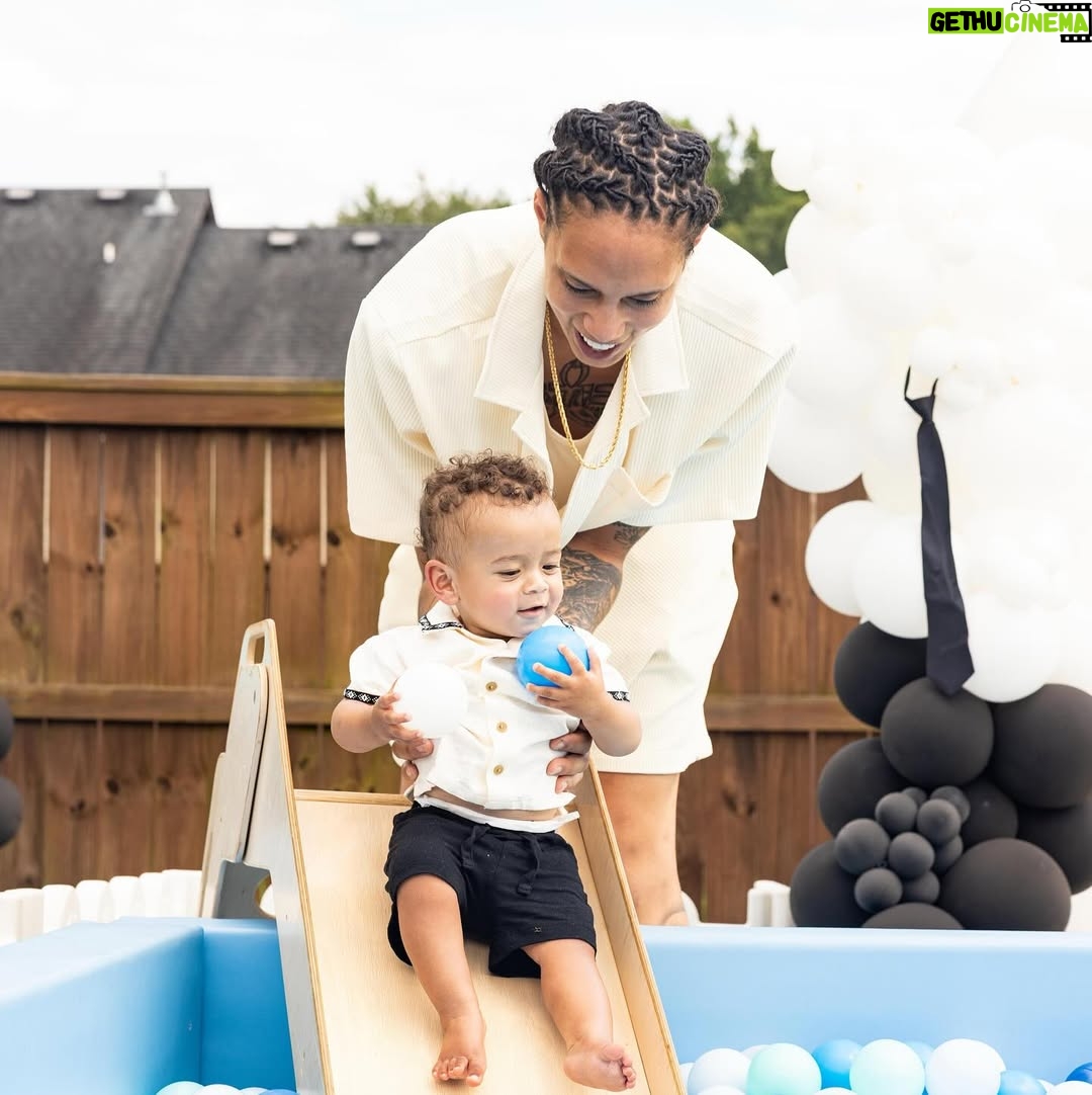 Brittney Griner - 65.1K Likes - 1️⃣ whole year of Bash 🦕🥏🐳👔 … I love you son 👑… Know i’m 10 toes down behind you, always! The world is yours my young King 🤴🏽